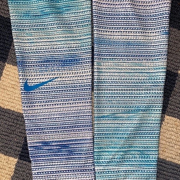 NIKE Women's Warm Dri-Fit Blue Striped Leggings Fleece Full Length Size M - Picture 8 of 10
